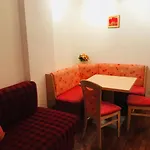 לינה וארוחת בוקר Sonnblick 3*