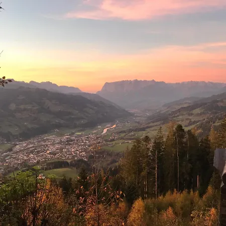 Sonnblick Oda ve Kahvaltı 3*